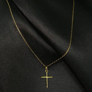 Cadena de Oro 18K con Colgante de Cruz (3.7g): Símbolo de Solidez y Fe