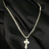 Cadena de Plata de Hombre con Colgante de Cruz y Figura de Cristo