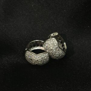 Aros Colgantes de Plata con Brillantes: Elegancia en Movimiento