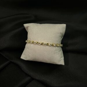 Pulsera con Circones Brillantes: Un halo de lujo y resplandor