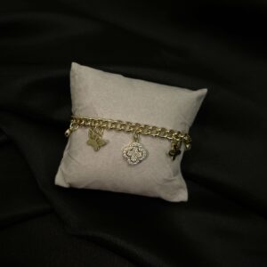 Pulsera Enchapada en Oro con Mariposas y Trébol de la Suerte