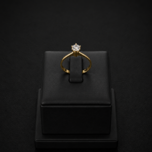 Anillo Solitario Tradicional en Oro 18K – Talla 16 (1.6 gramos)